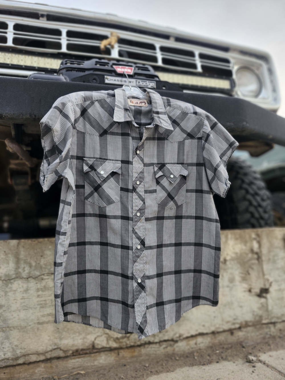 Vintage Gray & Black Plaid Short-Sleeve Button-Down Shirt